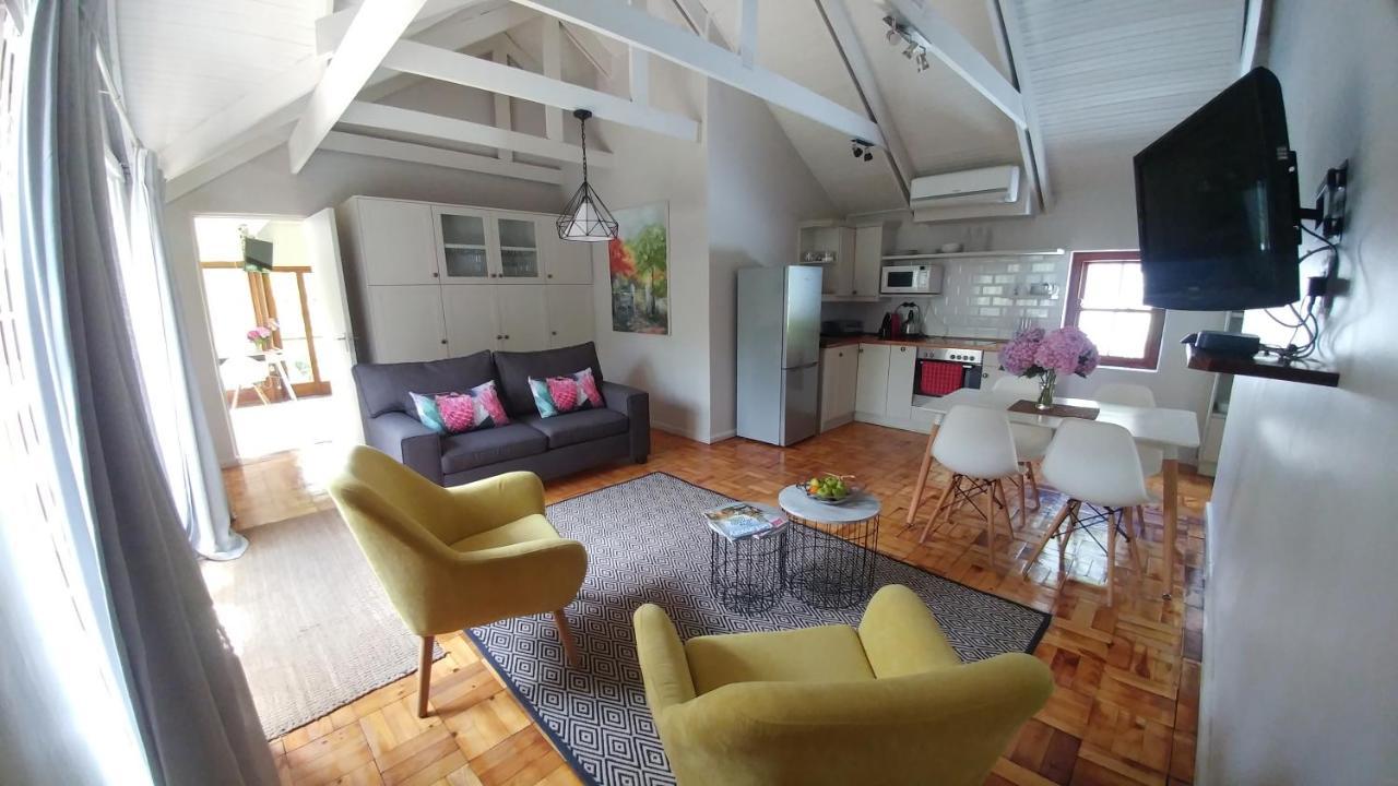 Aan De Vliet Guest House Stellenbosch Bagian luar foto